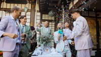 wedding guests enjoying bubble guns at a wedding in LA